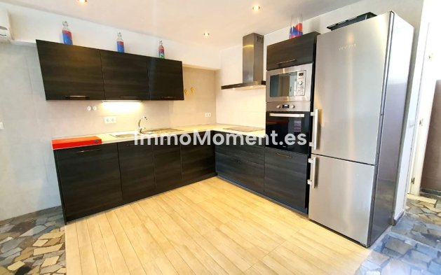 Resale - Apartment - Fuengirola - Carvajal