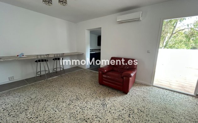 Resale - Detached villa - Estepona - Estepona Centro