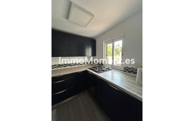 Resale - Detached villa - Estepona - Estepona Centro