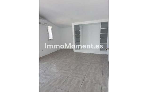 Resale - Detached villa - Estepona - Estepona Centro