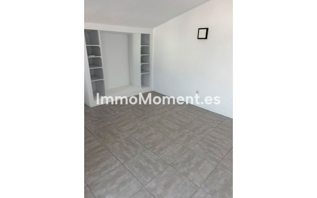 Resale - Detached villa - Estepona - Estepona Centro