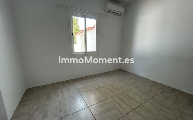 Resale - Detached villa - Estepona - Estepona Centro