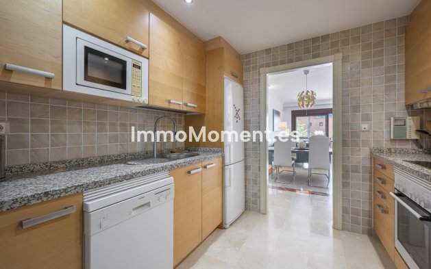 Resale - Apartment - Estepona - Estepona Centro