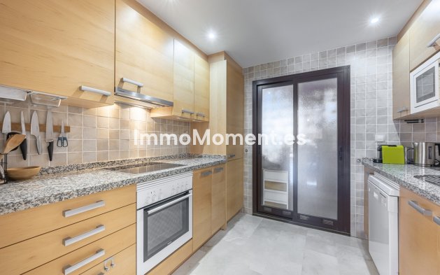 Resale - Apartment - Estepona - Estepona Centro