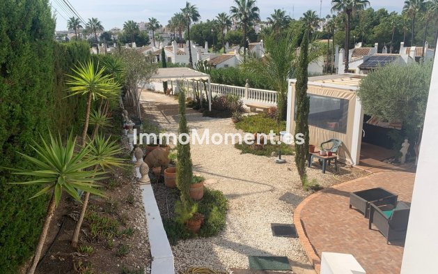 Wiederverkauf - Freistehende Villa - Orihuela Costa - Villamartín