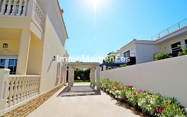 Wiederverkauf - Freistehende Villa - Orihuela Costa - Cabo roig - La Zenia