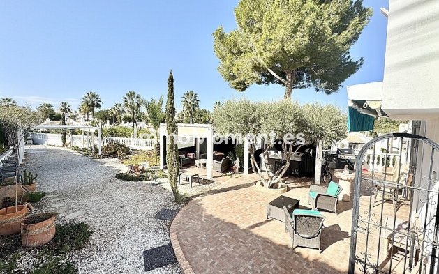 Wiederverkauf - Freistehende Villa - Orihuela Costa - Villamartín