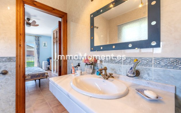 Resale - Detached villa - Inland  - Coín