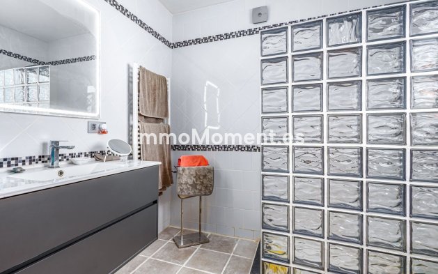 Resale - Detached villa - Inland  - Coín