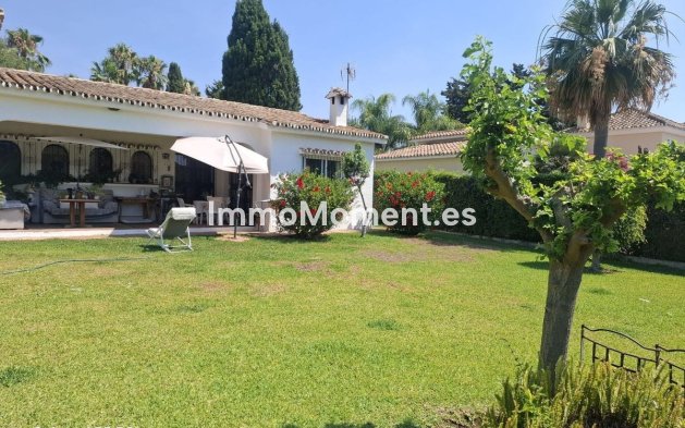 Reventa - Villa independiente - Estepona  - Estepona Centro