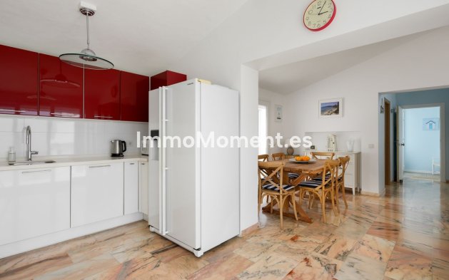 Resale - Detached villa - Estepona - Estepona Centro