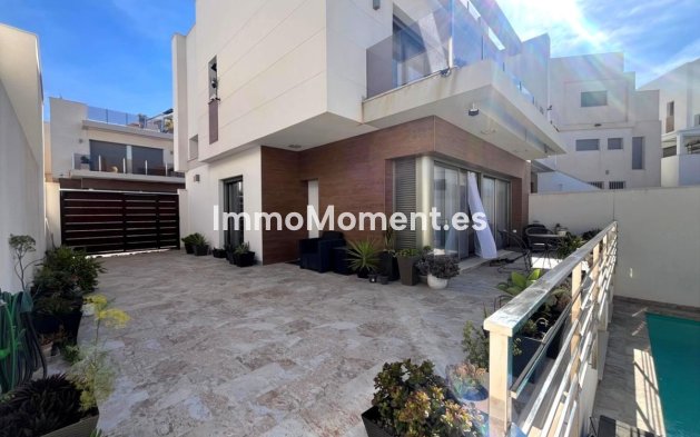 Bestaande woning - Vrijstaande villa - Orihuela Costa