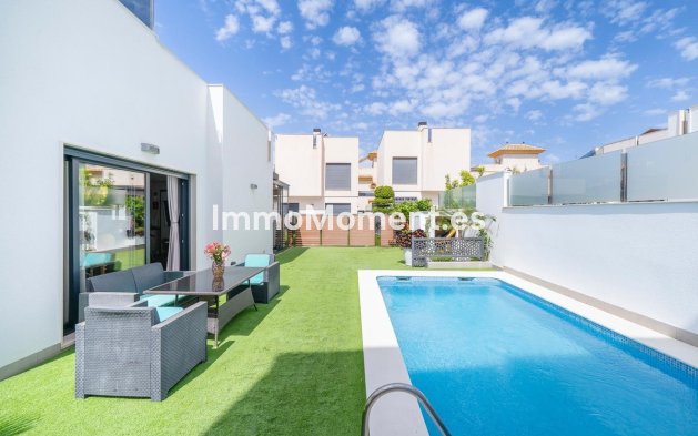 Wiederverkauf - Freistehende Villa - Torrevieja - Aguas Nuevas