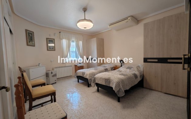 Wiederverkauf - Freistehende Villa - Torrevieja - La Siesta