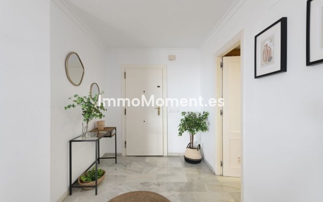 Resale - Apartment - Puerto Banús