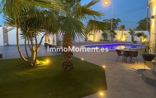 Wiederverkauf - Freistehende Villa - Torrevieja - Torrevieja Centro