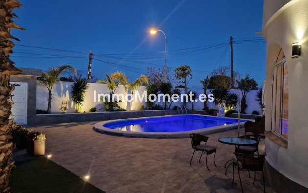 Wiederverkauf - Freistehende Villa - Torrevieja - Torrevieja Centro