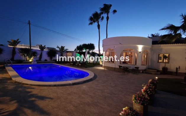 Wiederverkauf - Freistehende Villa - Torrevieja - Torrevieja Centro