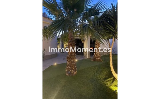 Wiederverkauf - Freistehende Villa - Torrevieja - Torrevieja Centro