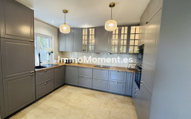 Resale - Detached villa - Marbella - Elviria