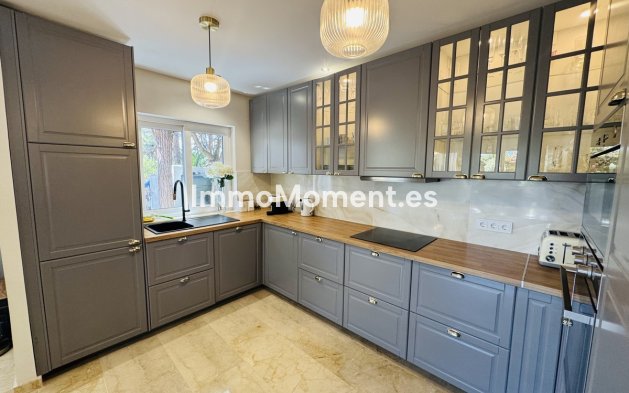 Resale - Detached villa - Marbella - Elviria
