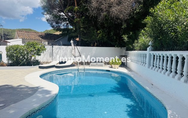 Resale - Detached villa - Marbella - Elviria