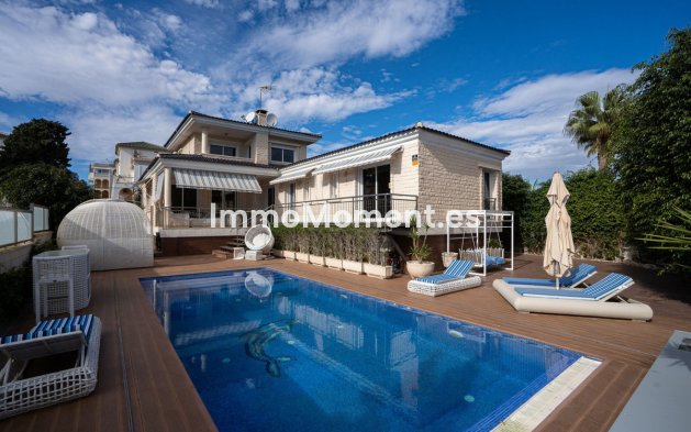 Wiederverkauf - Freistehende Villa - Torrevieja - La Mata