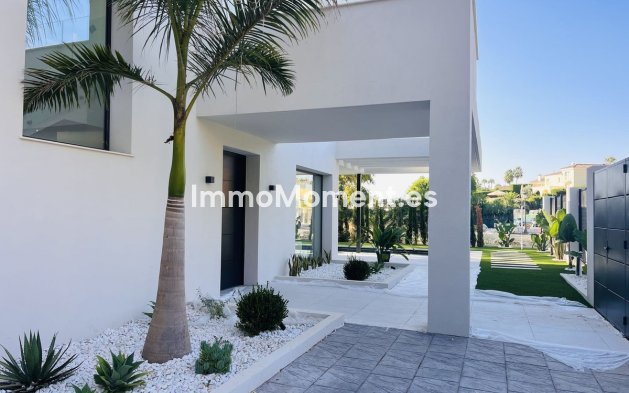Wiederverkauf - Freistehende Villa - Marbella - Nueva Andalucía