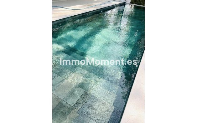 Wiederverkauf - Freistehende Villa - Marbella - Nueva Andalucía