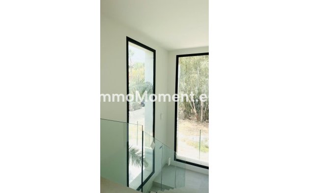 Wiederverkauf - Freistehende Villa - Marbella - Nueva Andalucía