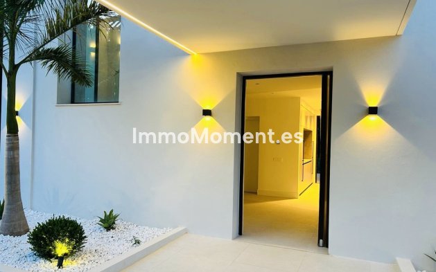 Wiederverkauf - Freistehende Villa - Marbella - Nueva Andalucía