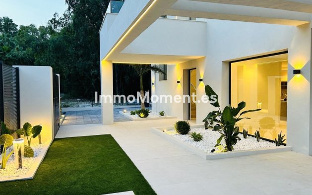 Wiederverkauf - Freistehende Villa - Marbella - Nueva Andalucía