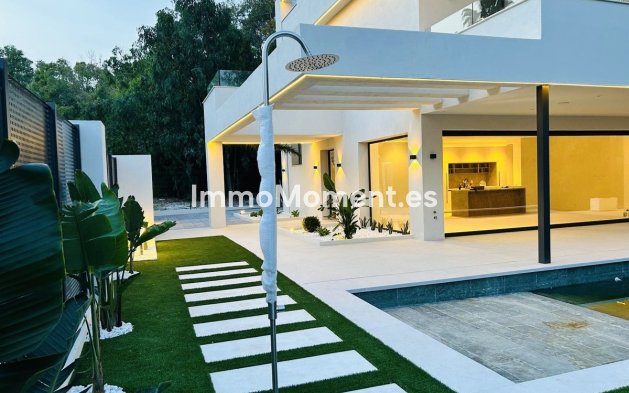 Wiederverkauf - Freistehende Villa - Marbella - Nueva Andalucía