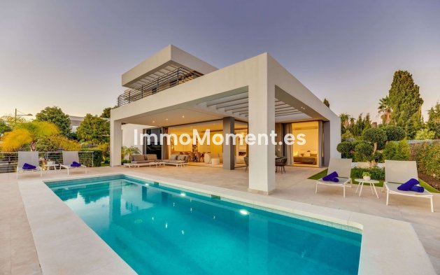 Reventa - Villa independiente - Estepona  - Cancelada
