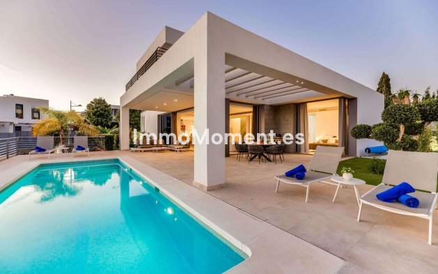 Reventa - Villa independiente - Estepona  - Cancelada
