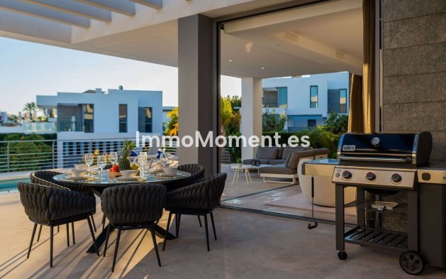 Reventa - Villa independiente - Estepona  - Cancelada
