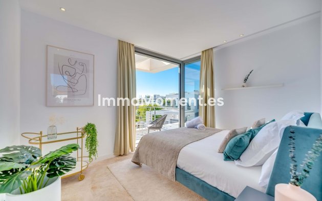 Reventa - Villa independiente - Estepona  - Cancelada