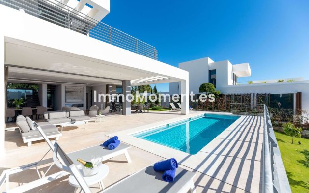 Reventa - Villa independiente - Estepona  - Cancelada