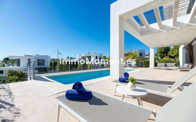 Reventa - Villa independiente - Estepona  - Cancelada