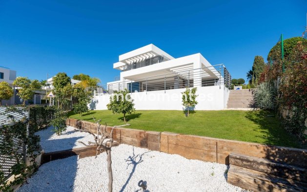 Reventa - Villa independiente - Estepona  - Cancelada