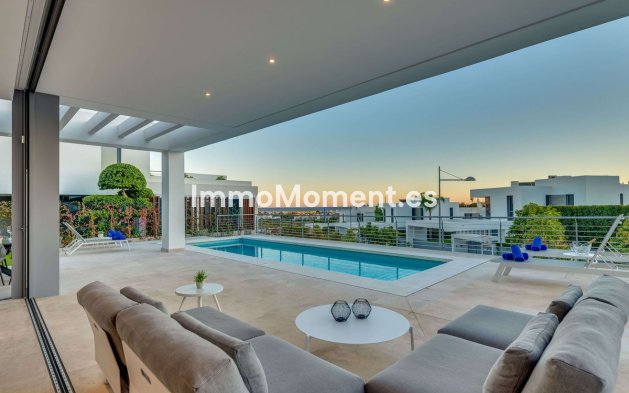 Reventa - Villa independiente - Estepona  - Cancelada
