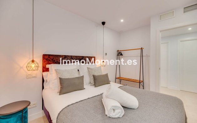 Reventa - Villa independiente - Estepona  - Cancelada