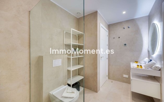 Reventa - Villa independiente - Estepona  - Cancelada