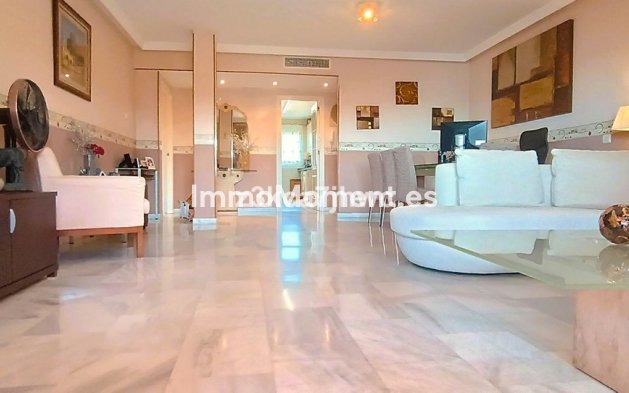 Wiederverkauf - Wohnung - Estepona  - Estepona Centro