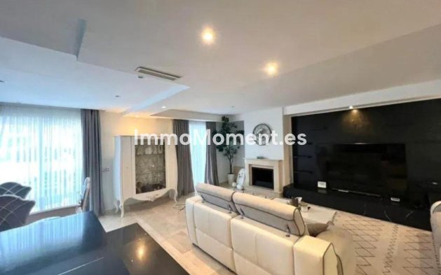 Resale - Apartment - Marbella - Nueva Andalucía