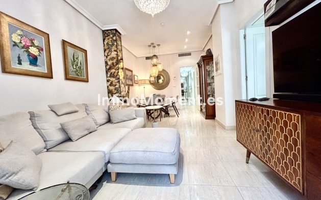 Resale - Apartment - Torrevieja - Torrevieja Centro
