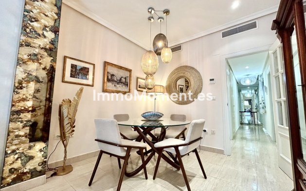 Resale - Apartment - Torrevieja - Torrevieja Centro