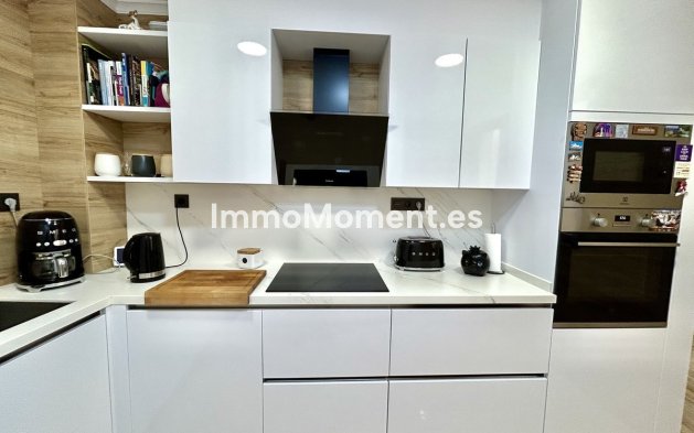 Resale - Apartment - Torrevieja - Torrevieja Centro