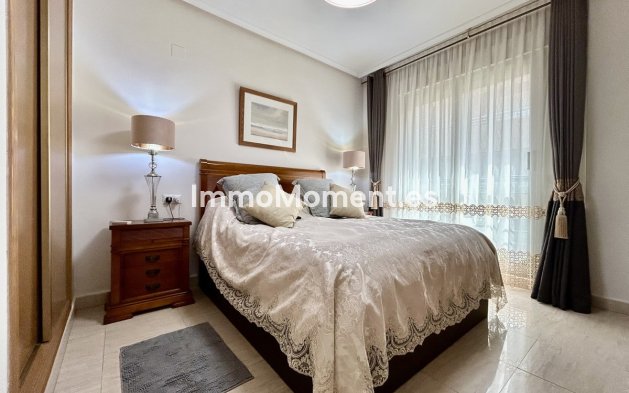Resale - Apartment - Torrevieja - Torrevieja Centro