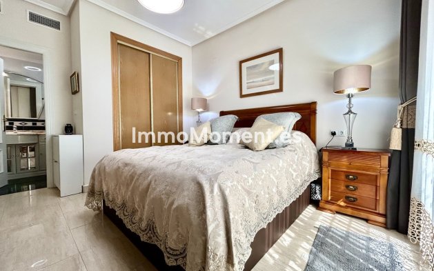 Resale - Apartment - Torrevieja - Torrevieja Centro